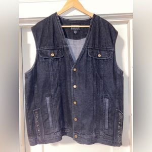 Black denim biker vest, vintage cut, 100% cotton.